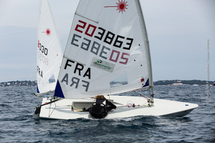 Entrainement Laser Radial_Louise Cervera_Matisse Pacaud_YCC_Cannes_JL_5D3_02 06 2016-0354.jpg