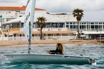 Entrainement Laser Radial_Louise Cervera_Matisse Pacaud_YCC_Cannes_JL_5D3_02 06 2016-0298.jpg