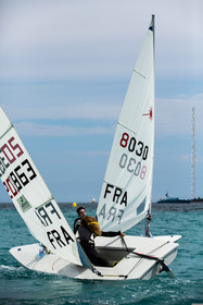 Entrainement Laser Radial_Louise Cervera_Matisse Pacaud_YCC_Cannes_JL_5D3_02 06 2016-0147.jpg